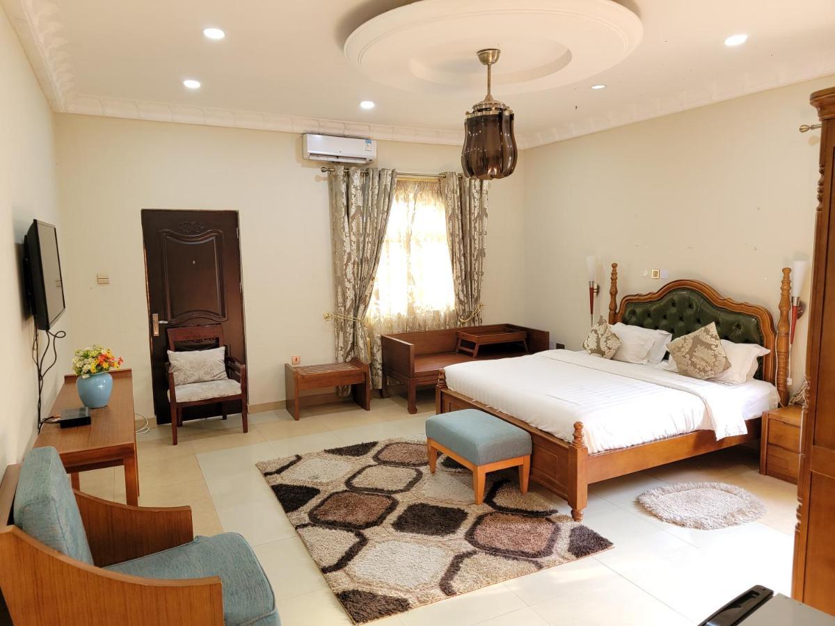 Afri-Royal Hotel Accra Esterno foto